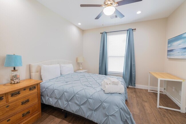 Building Photo - 4129 Fort Bend Dr