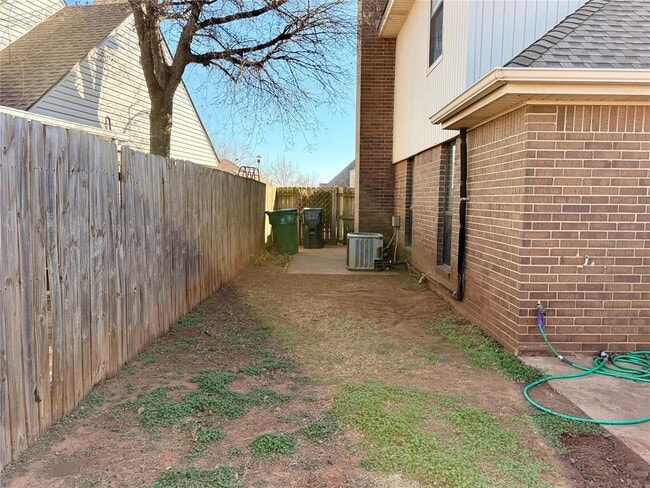 Building Photo - 12007 Shady Trail Ln