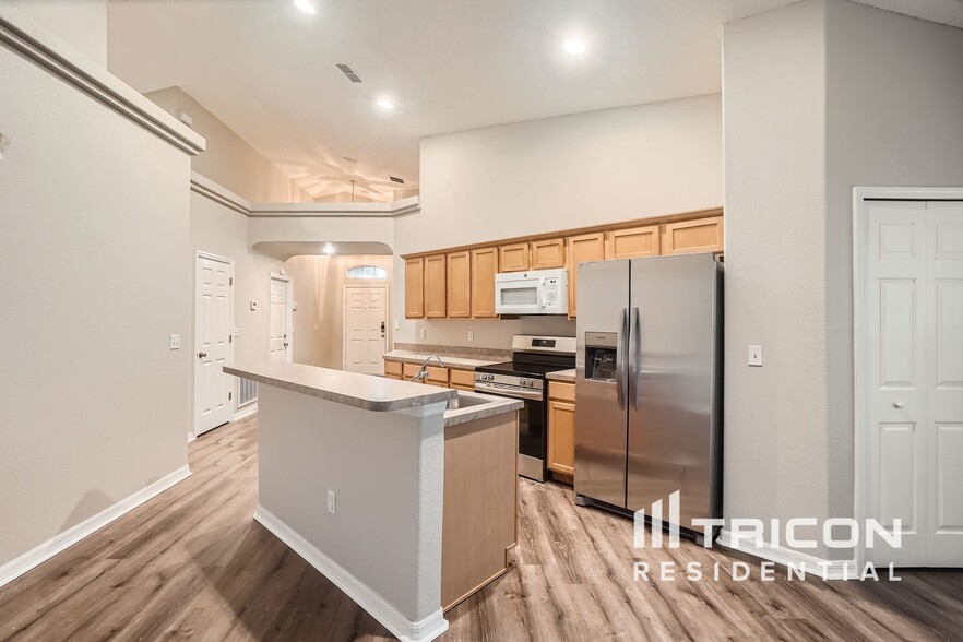 Building Photo - 16631 Fresh Meadow Dr