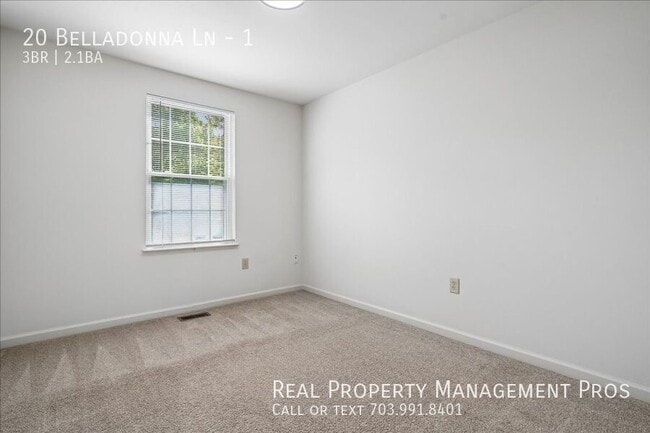 Building Photo - 20 Belladonna Ln