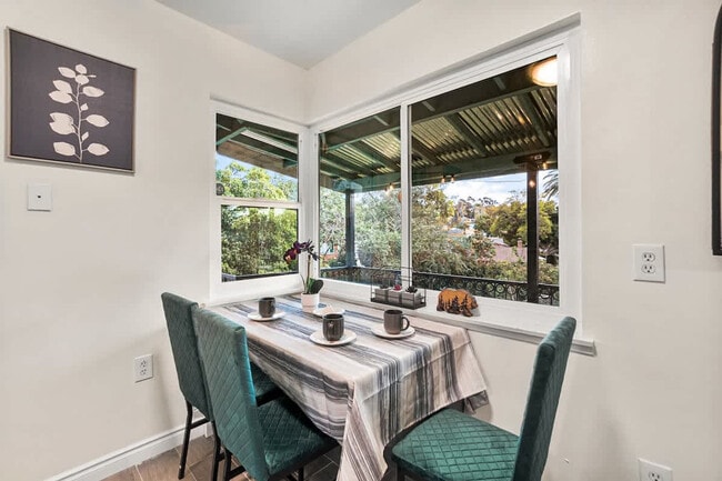 Building Photo - 4989 Randlett Dr