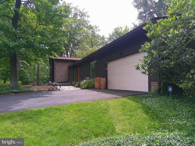 Building Photo - 3407 Wessynton Way
