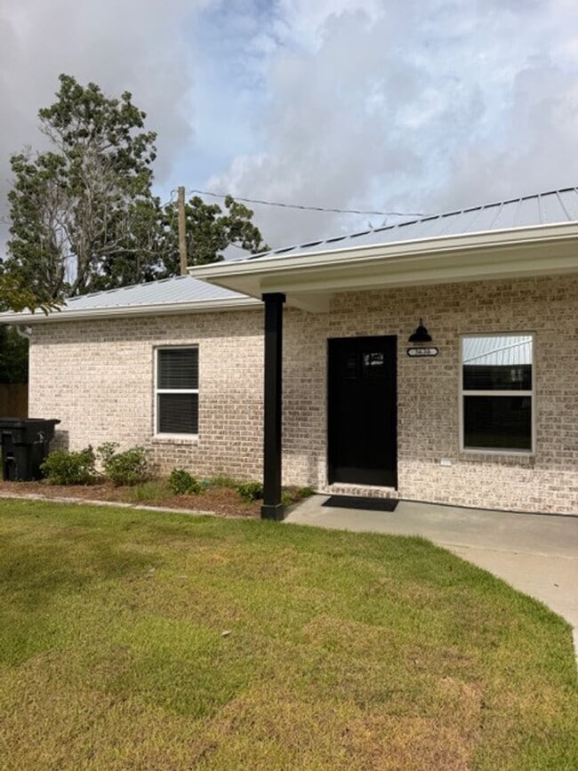 Building Photo - Orlando Rd Duplexes