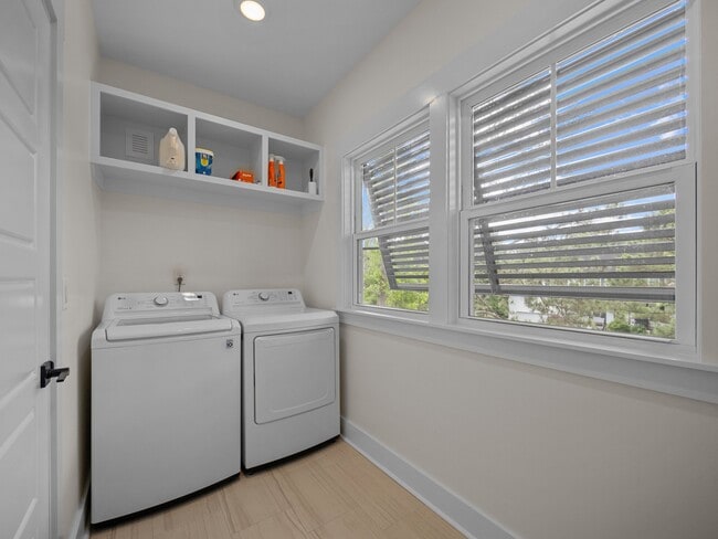 Building Photo - 408 Celtic Ash St