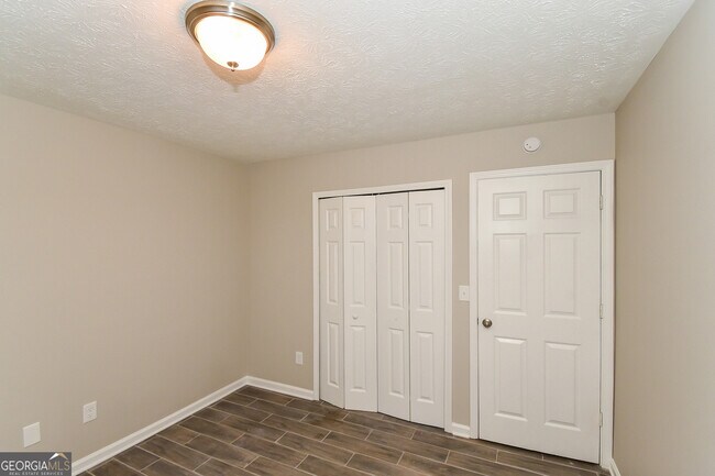 Building Photo - 1311 Ambercrest Way