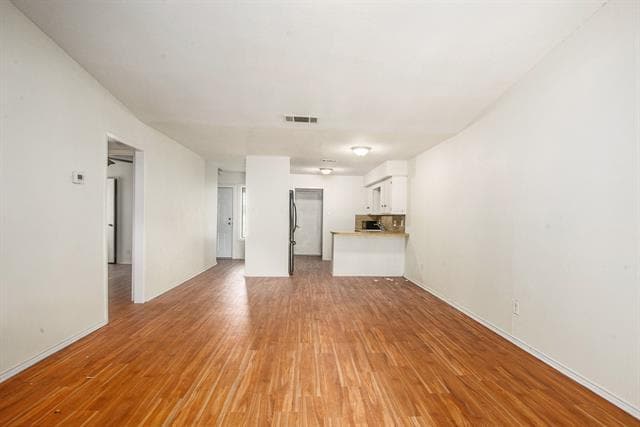 Building Photo - 6819 W Cleburne Rd