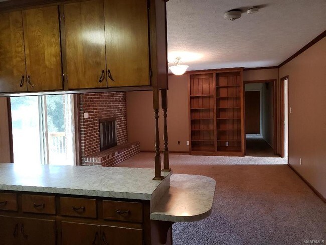 Building Photo - 1203 Oates Rd
