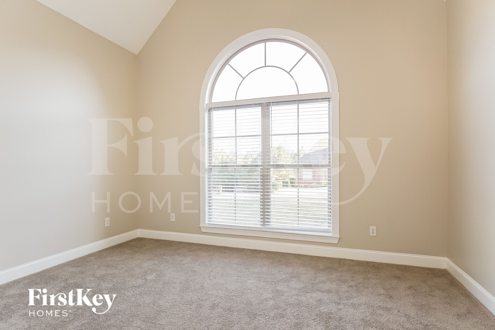 Building Photo - 245 Madison Ln