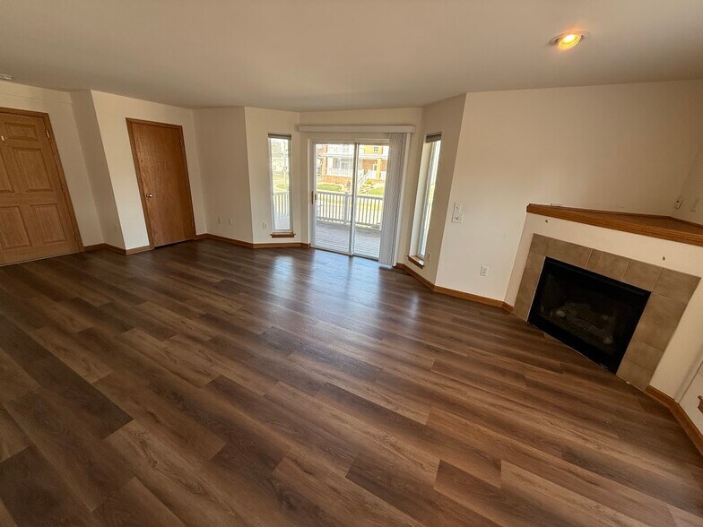 Building Photo - 8217 Mansion Hill Ave