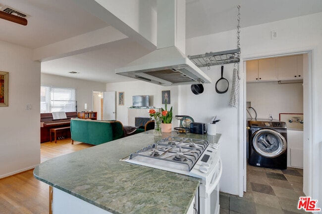 Building Photo - 8305 Colegio Dr