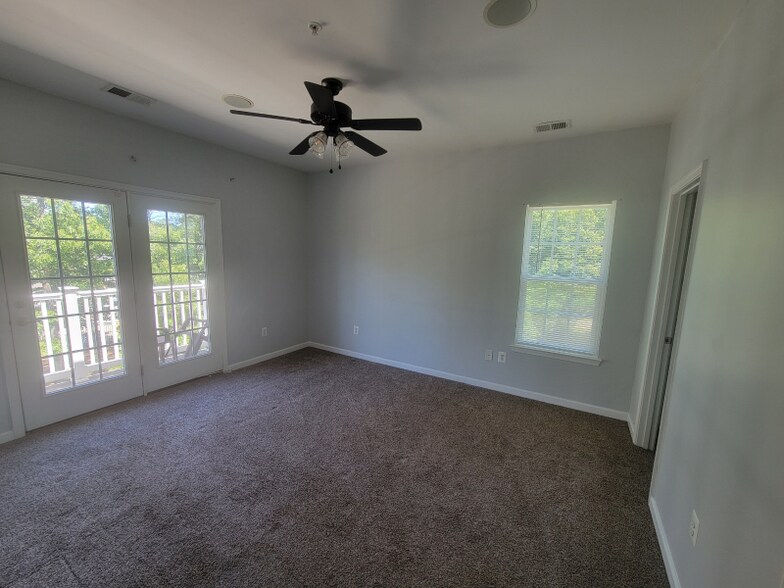 Building Photo - 5614 Virginia Ln
