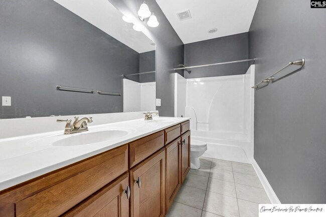 Building Photo - 120 Pinehurst Ct