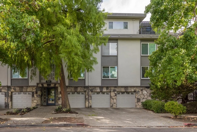 Building Photo - Charming Redwood City one bedroom one bath...