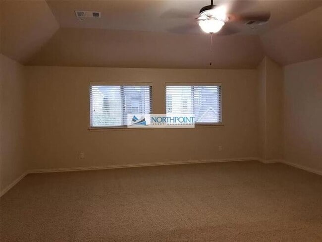 Building Photo - 3701 Post Oak Trail