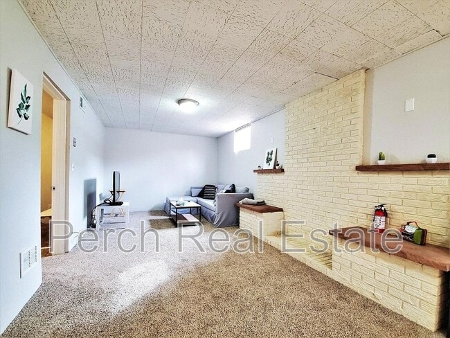 Building Photo - 2431 Grove St