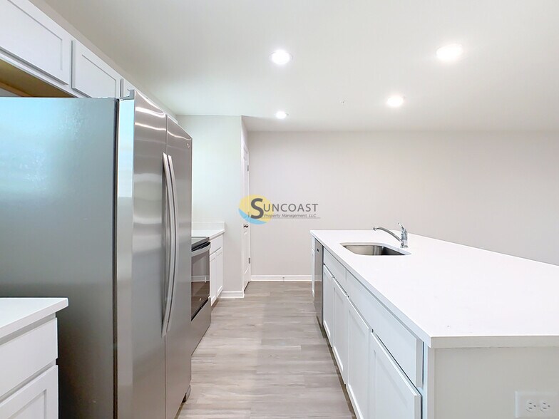 Building Photo - 3821 SW 43rd Ct