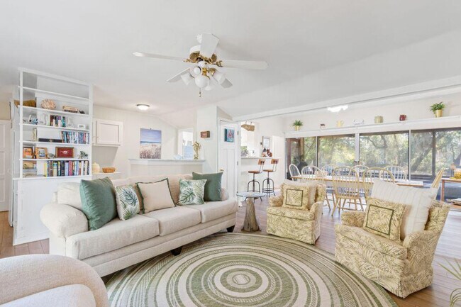 Building Photo - 11520 Council Ln