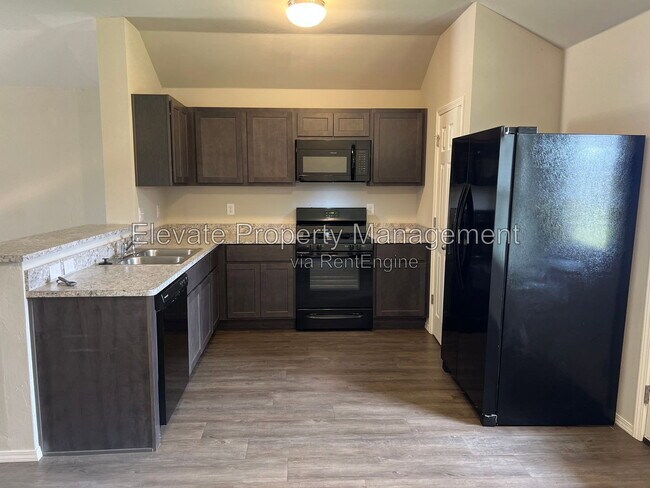 Building Photo - 1357 Dustin Dr
