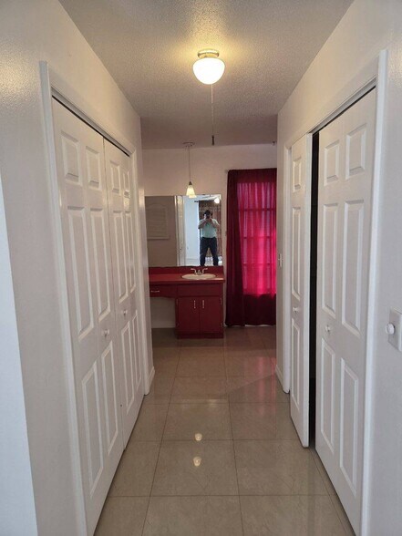 Building Photo - 1304 53rd Ave W