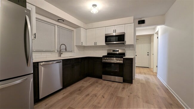 Building Photo - 728 Mulford St