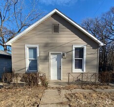 Building Photo - 2Bedroom/1Bath Home