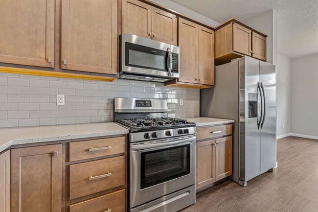 Building Photo - 6852 S Birch Creek Ave