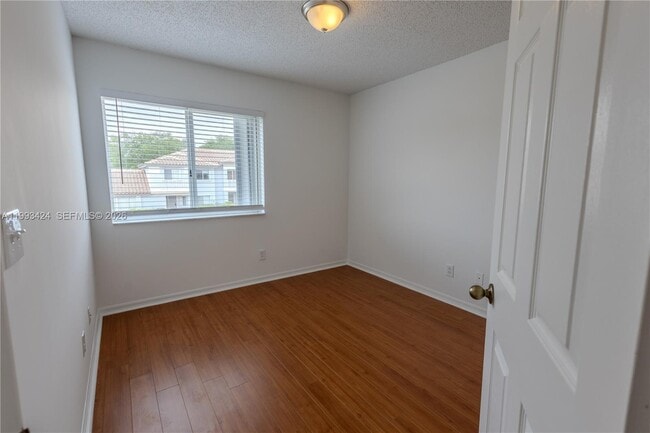 Building Photo - 719 NW 208th Way