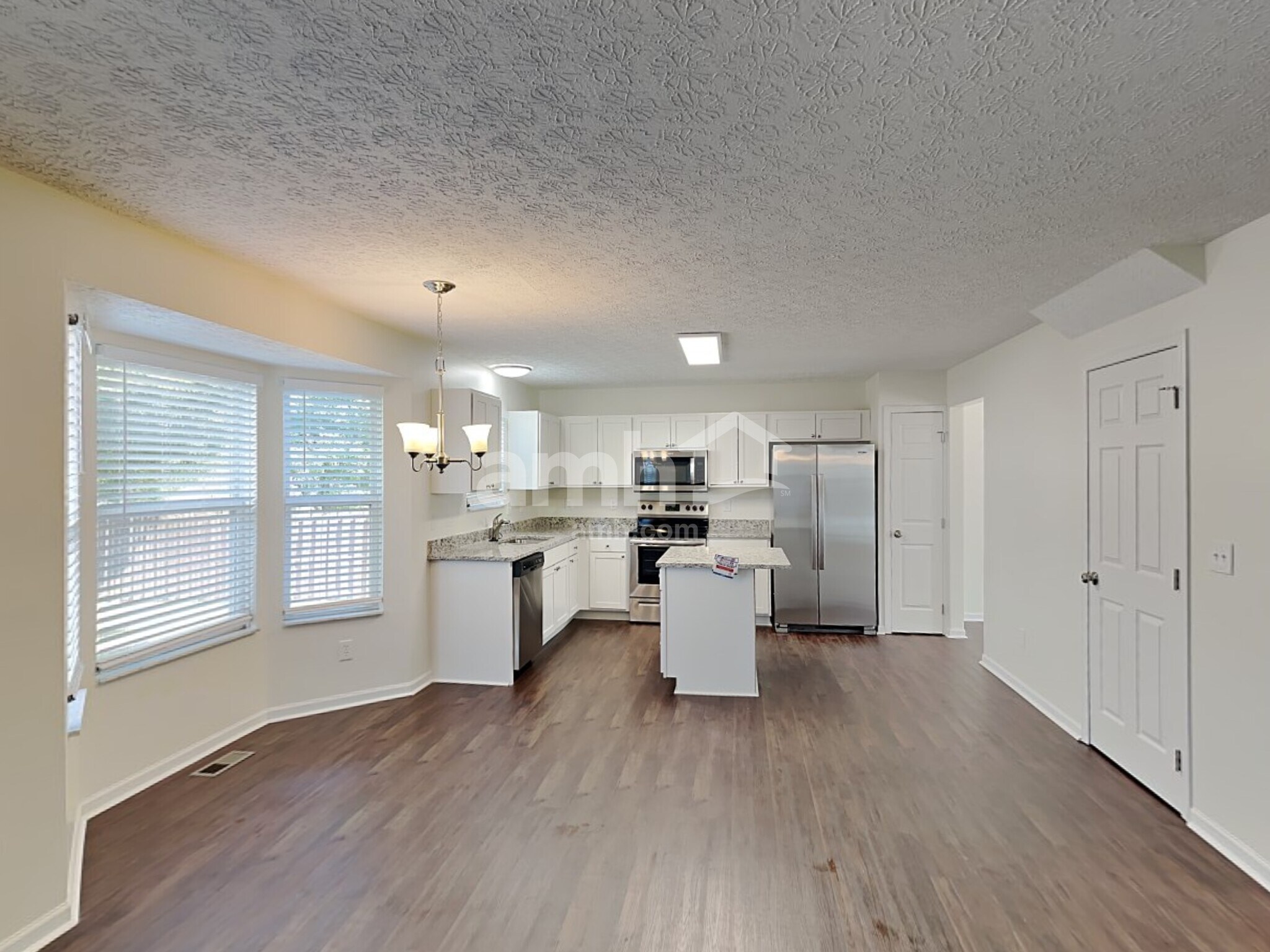 Building Photo - 1320 Wild Horse Dr