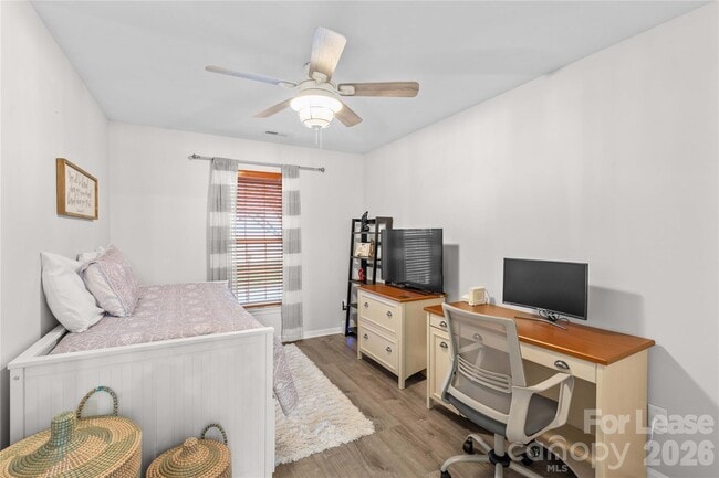 Building Photo - 19843 Henderson Rd