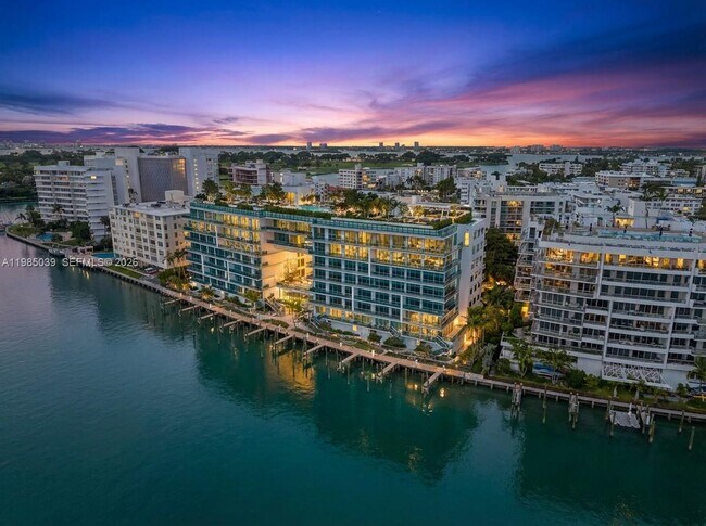 Building Photo - 9201 E Bay Harbor Dr