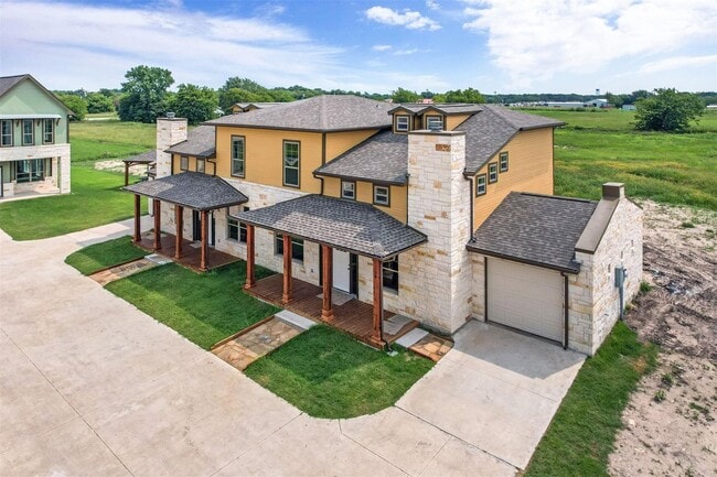 Building Photo - The Cloisters of West Tawakoni!