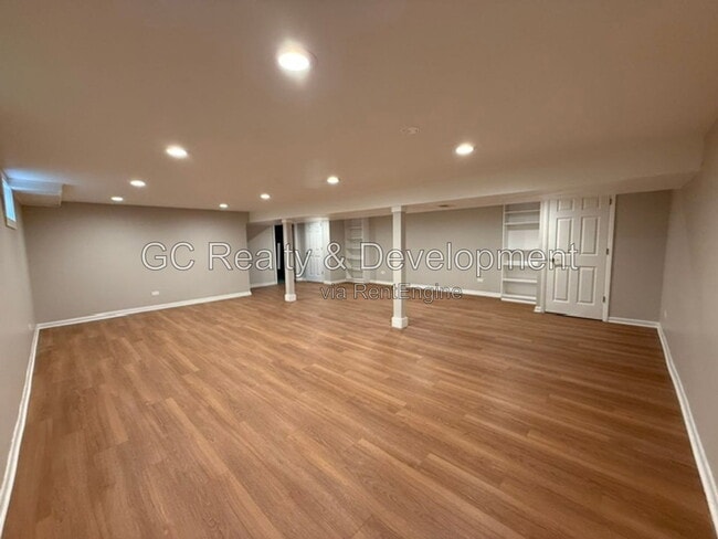 Building Photo - 1S676 S Ott Ave