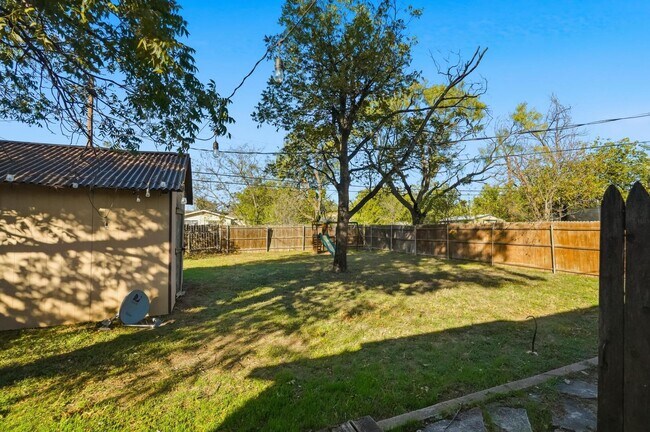 Building Photo - 2618 S 22nd St