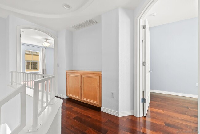 Building Photo - 301 W G St
