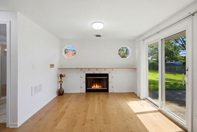 Building Photo - 1624 W Weathersfield Way