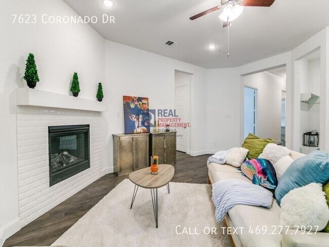 Building Photo - 7623 Coronado Dr