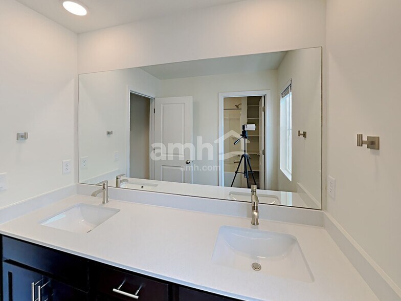 Building Photo - 7377 S Copper Rim Dr