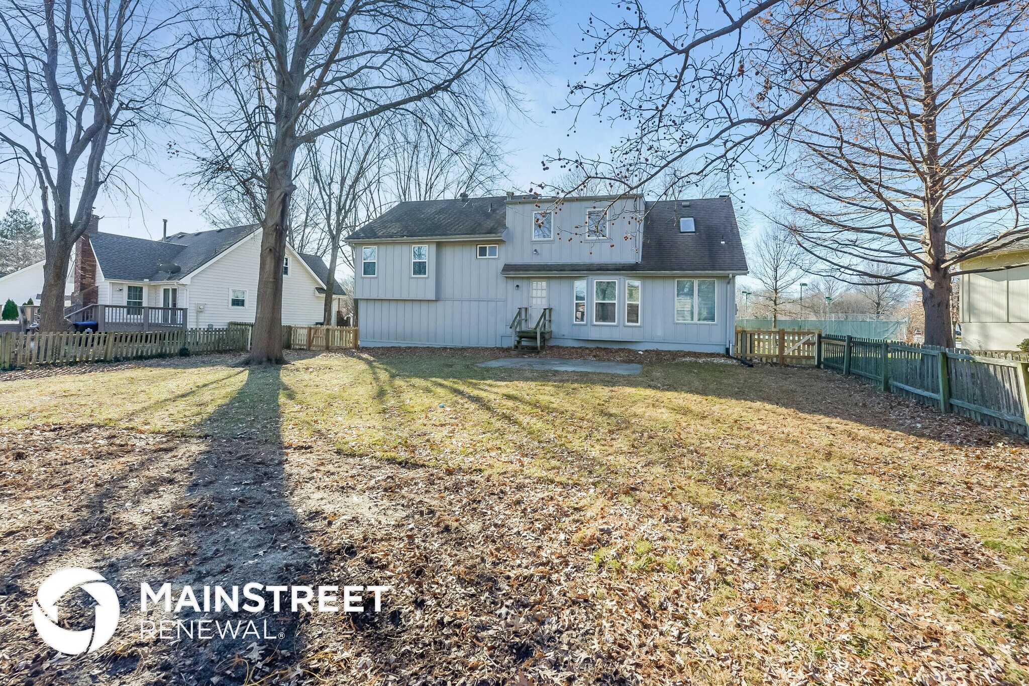 Building Photo - 1141 NE Clubhouse Ct