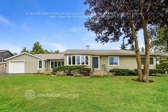 Building Photo - 1102 Pine St