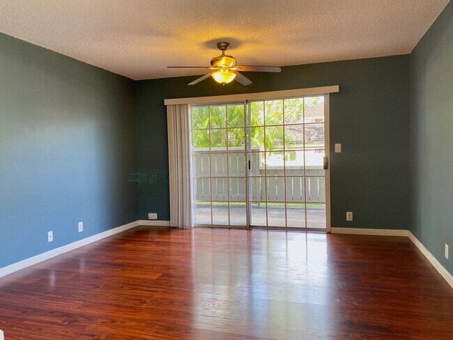 Building Photo - Beautiful 2-bedroom, 1-bath townhouse with 1 assigned parking stall located in a quiet