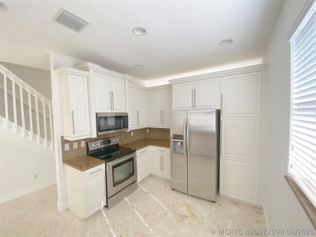 Building Photo - 5830 NW 119th Dr