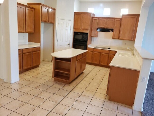 Building Photo - 760 E Indian Wells Pl