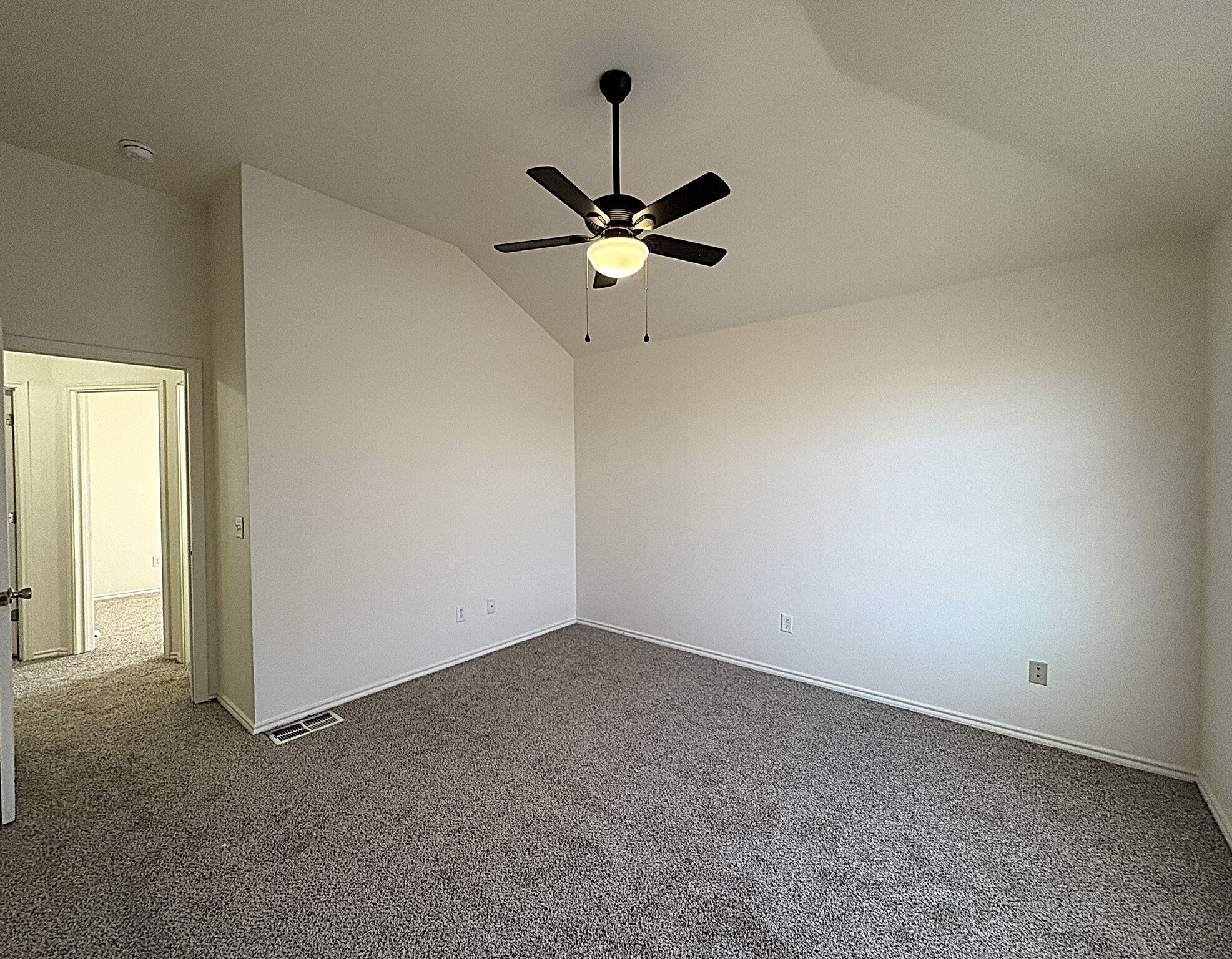 Building Photo - 2004 Monte Carlo Ln