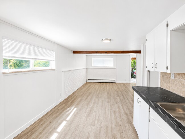 Building Photo - AJ Payne 4 Plex