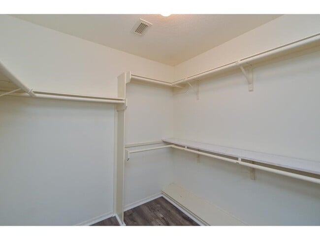 Building Photo - 6111 Dove Fern Ct