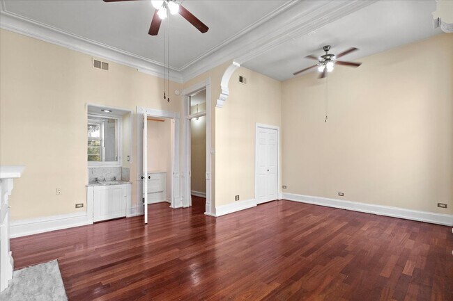 Building Photo - 229 Racine-2