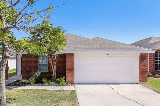 Building Photo - 1016 Fort Apache Dr