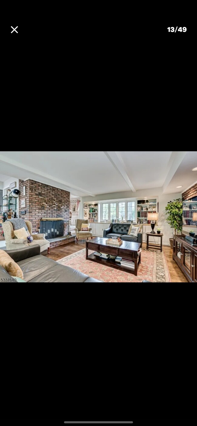 Building Photo - 6 Oak Grove Ln