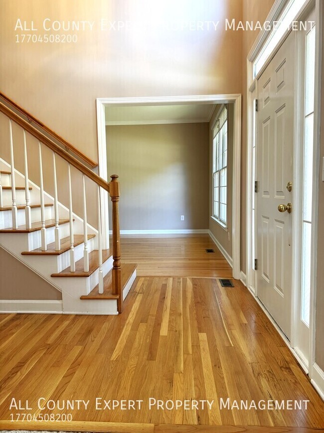 Building Photo - 4402 Fairecroft Terrace