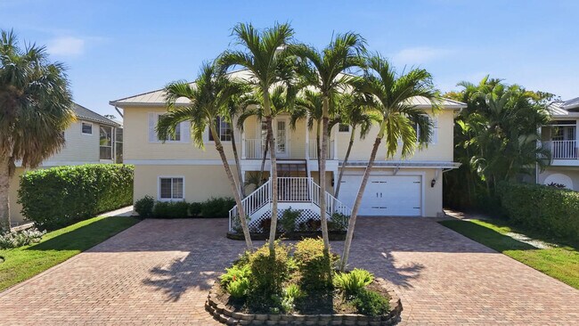 Building Photo - 3011 Pine Tree Dr